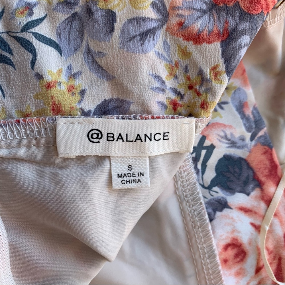 Balance Floral Mini Dress Size‎ S - Picture 4 of 9